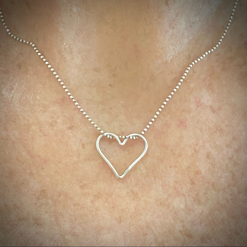 Dainty NWT Italian Sterling Silver Chain Heart Charm Necklace - Picture 9 of 9